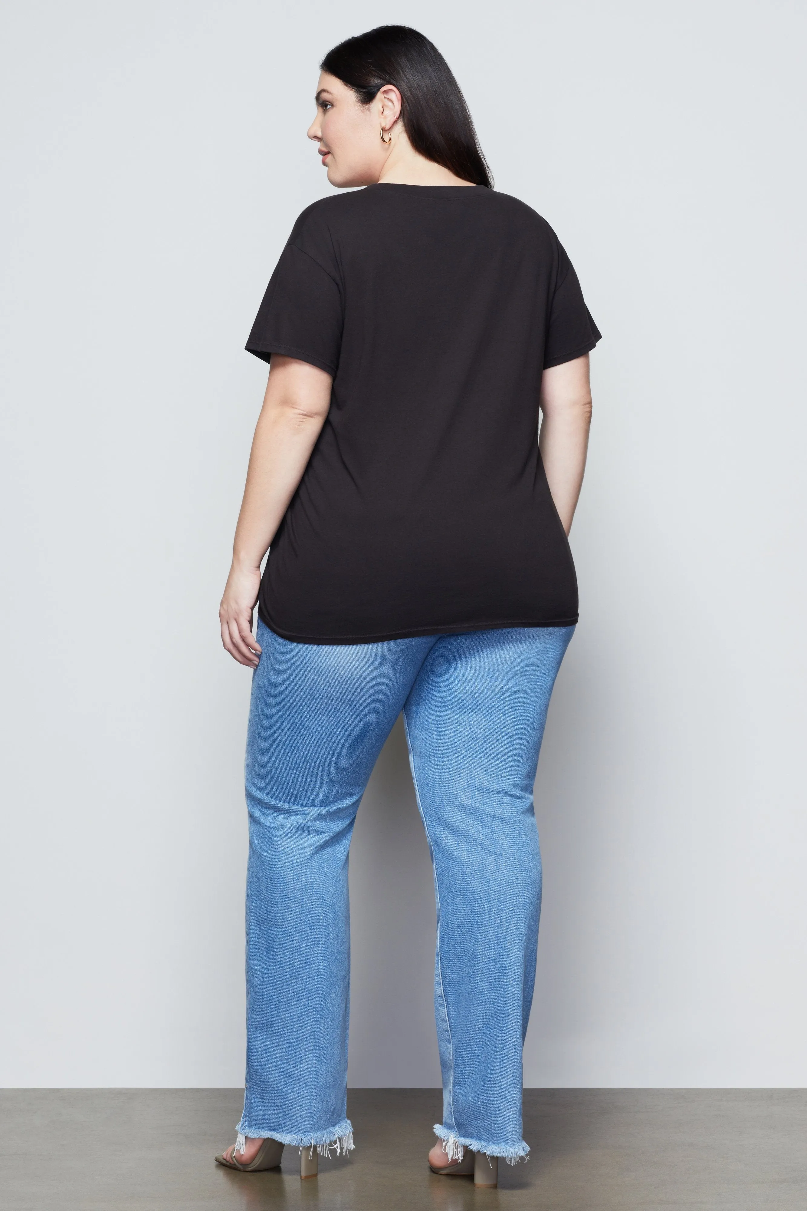 JERSEY V-NECK TEE | BLACK001